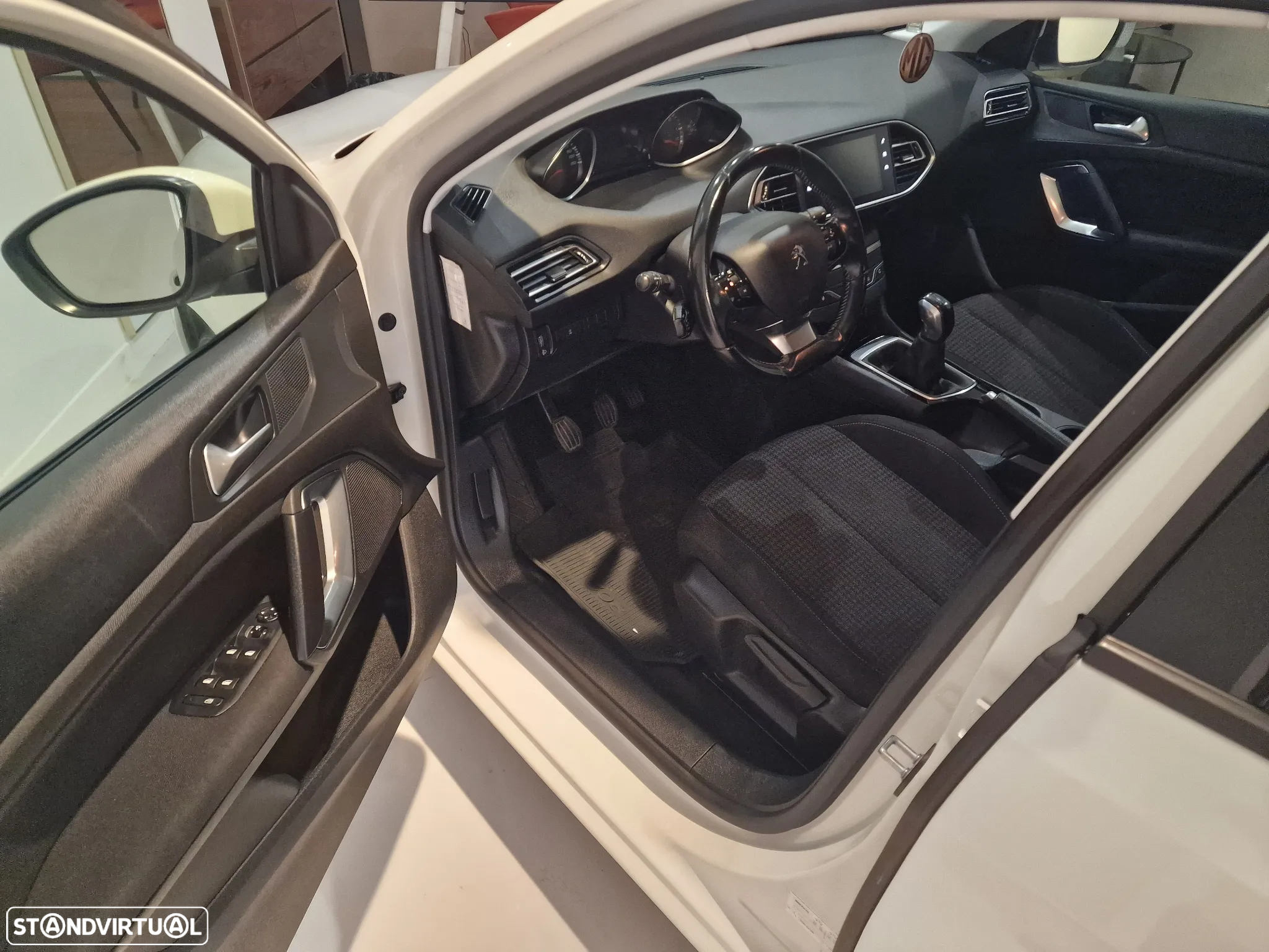 Peugeot 308 SW BlueHDi 100 Stop & Start Business-Line - 34