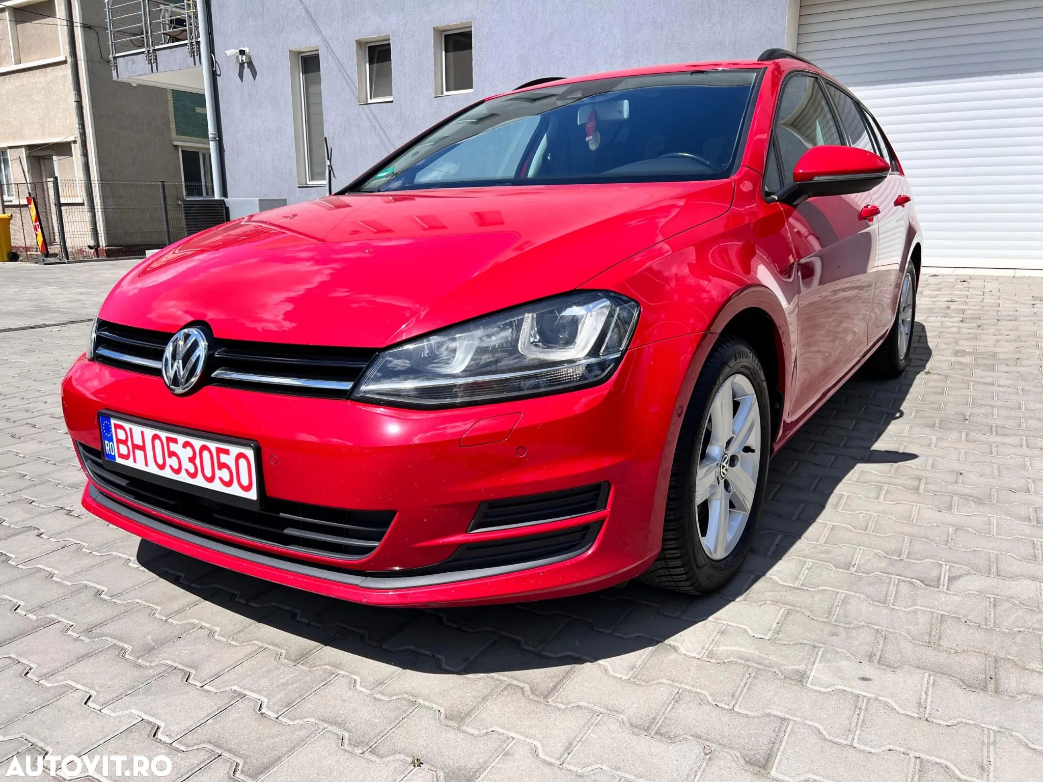 Volkswagen Golf - 1