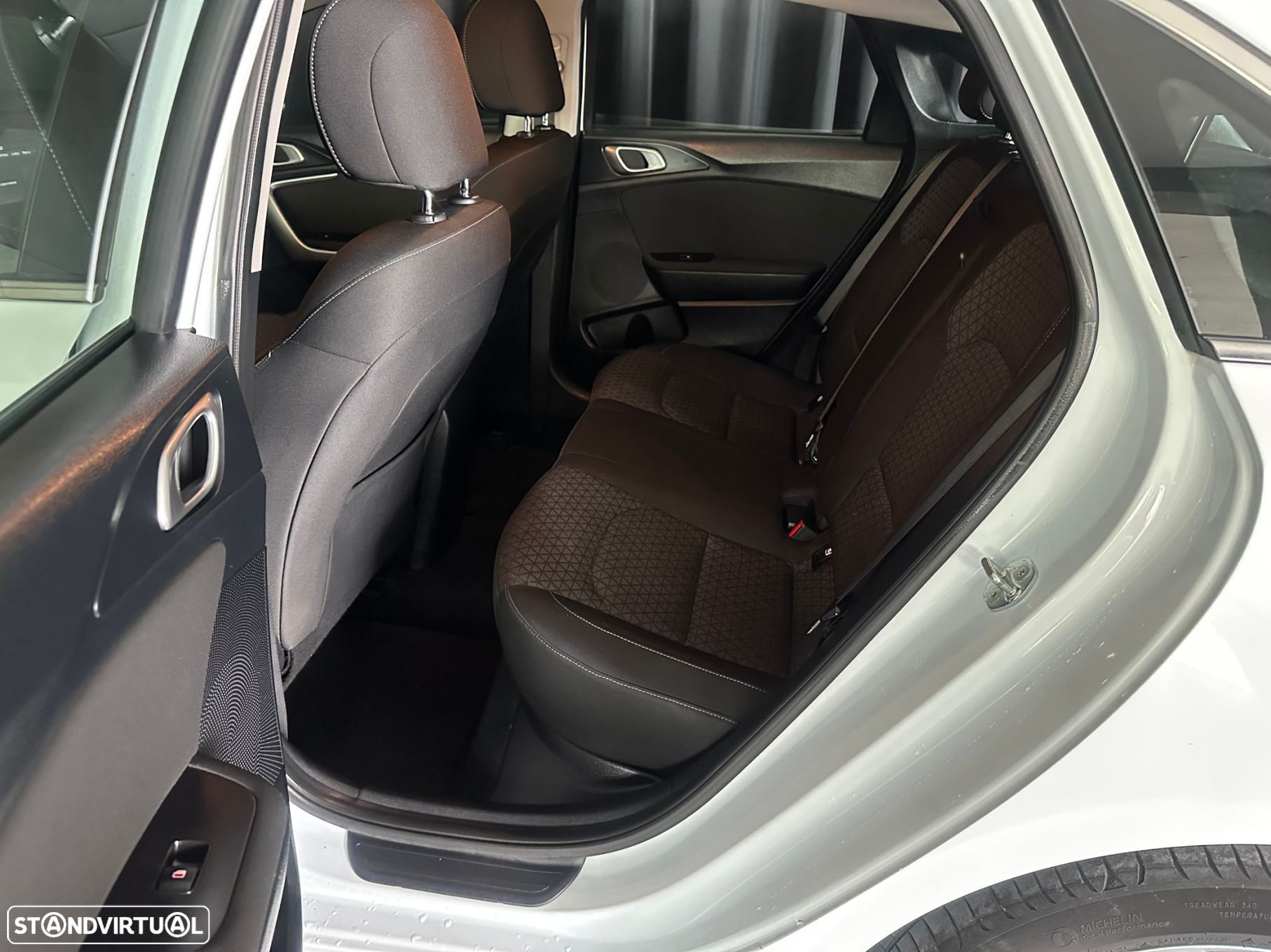 Kia Ceed 1.0 T-GDI TX - 17