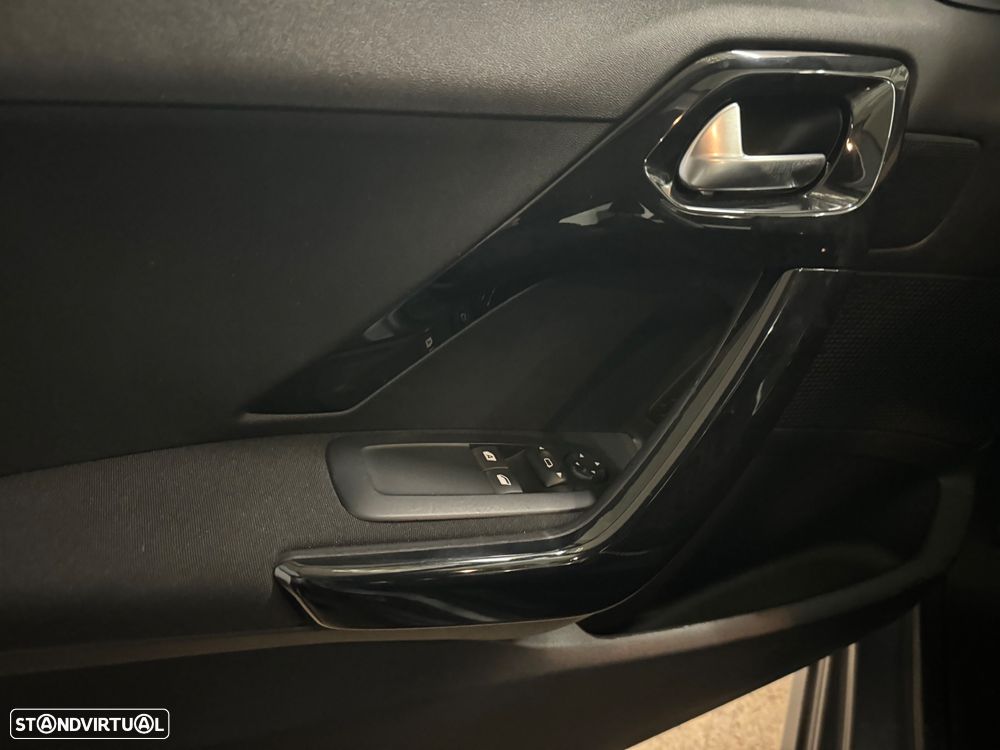 Peugeot 208 - 9