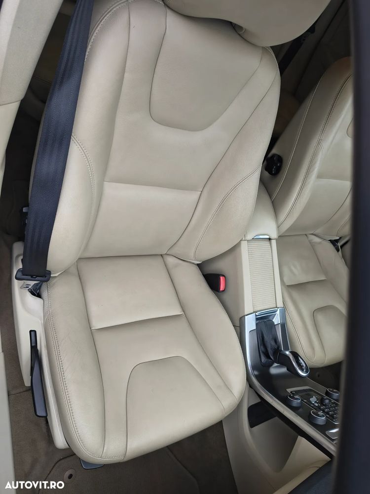 Volvo XC 60 D4 AWD Geartronic Momentum - 13