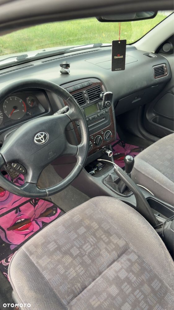 Toyota Avensis - 7