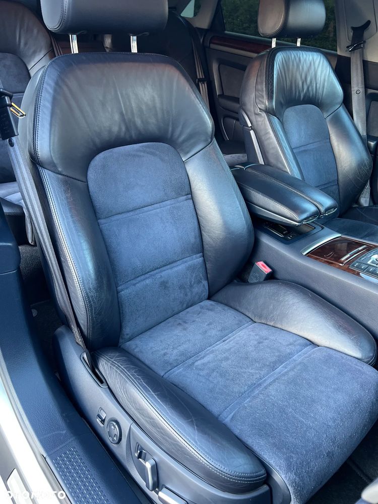 Audi A8 4.2 Quattro - 25