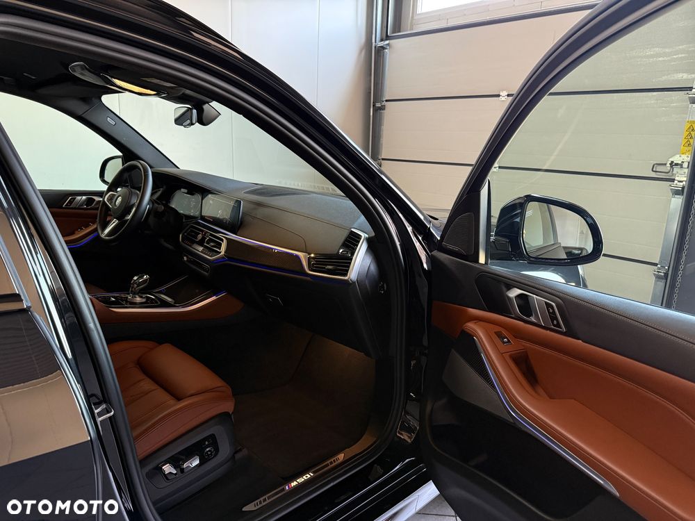 BMW X5 M M50i - 32