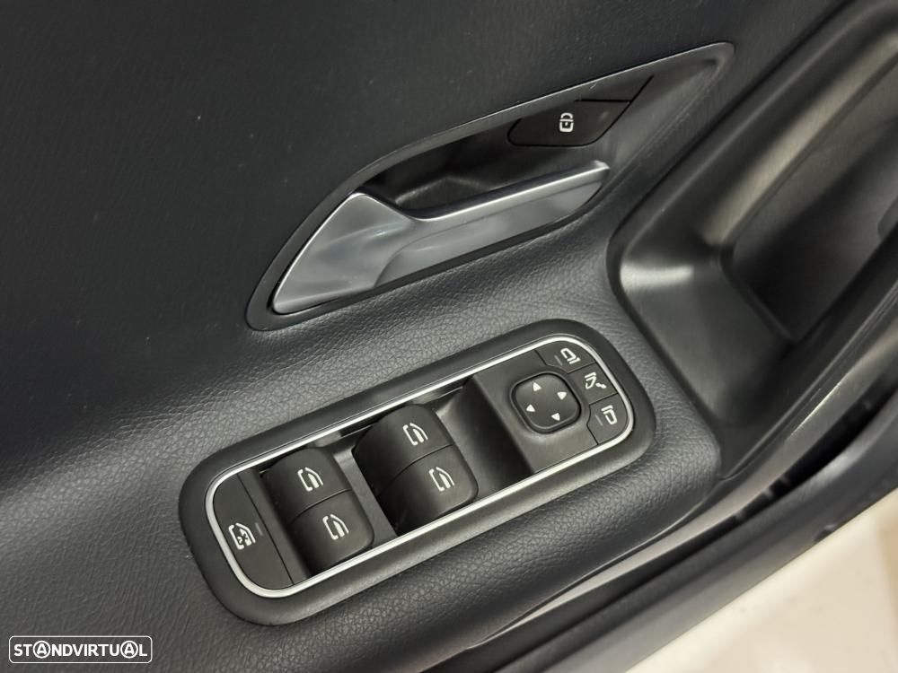 Mercedes-Benz CLA 180 d Style - 23