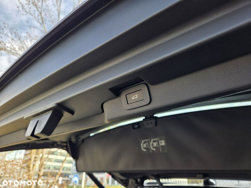 Land Rover Discovery - 34