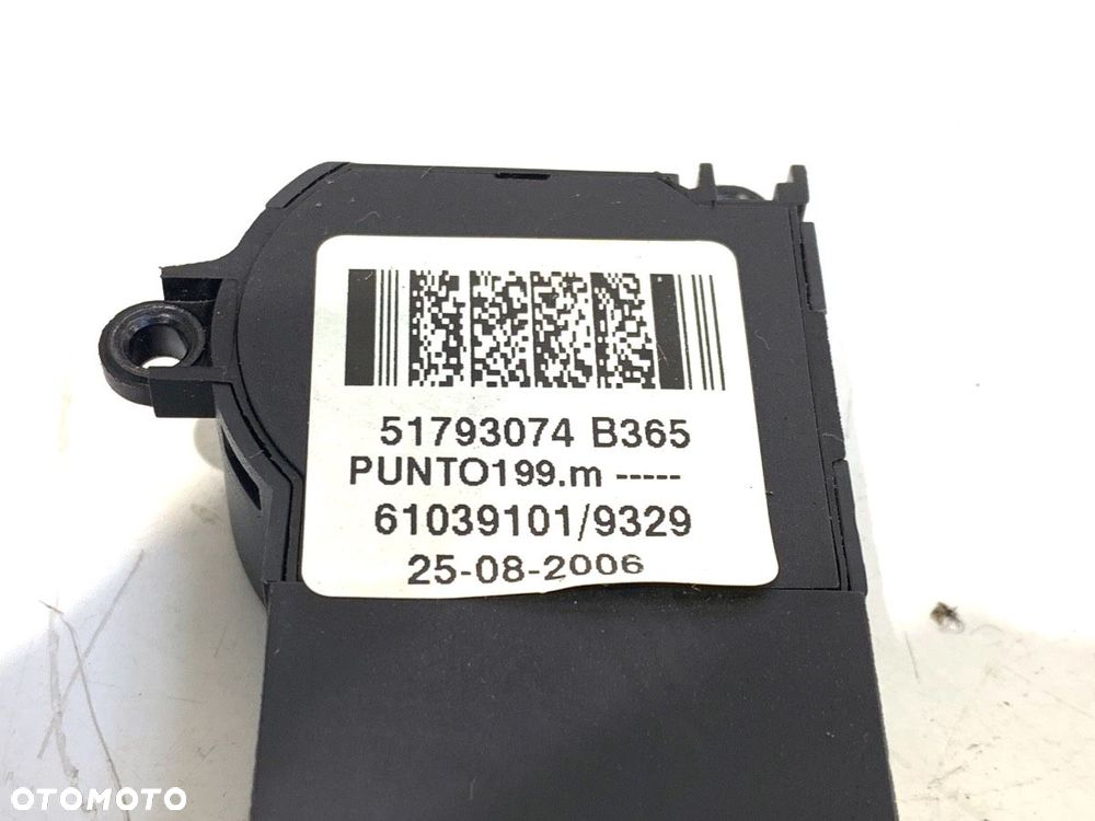 KOSTKA STACYJKI  FIAT GRANDE PUNTO (199_) 2005 - 2022 1.2 48 kW [65 KM] benzyna 2005 - 2022 51793074 - 4