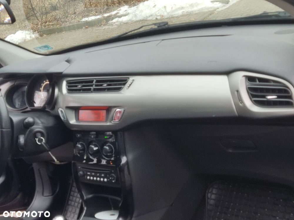 Citroën C3 Pure Tech (VTi) 82 Exclusive - 21