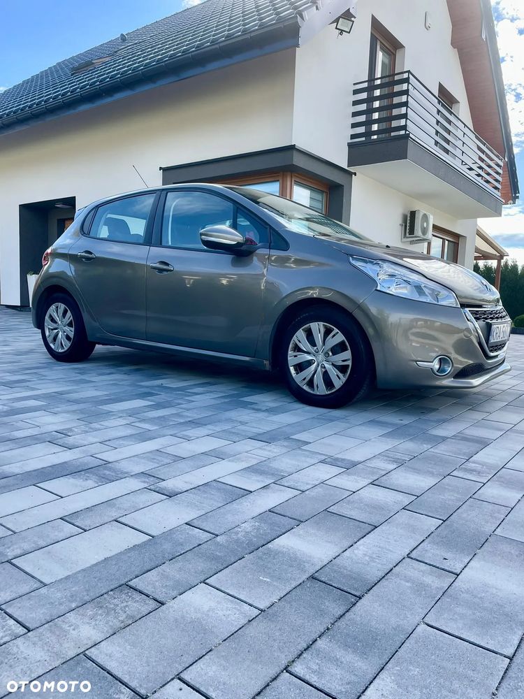 Peugeot 208 - 3