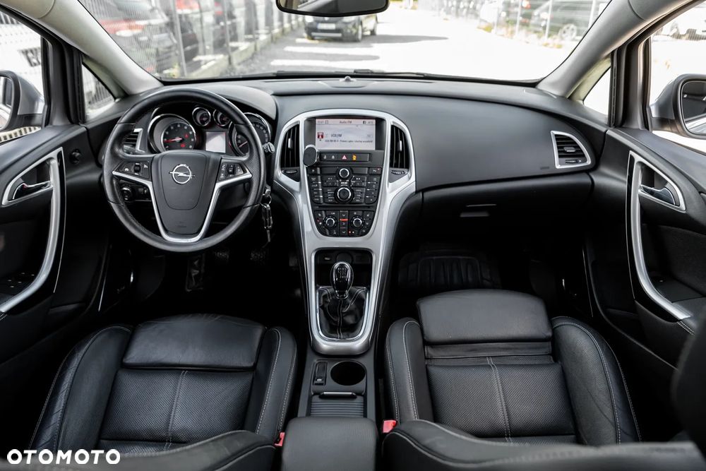 Opel Astra 1.6 Turbo Sport - 25