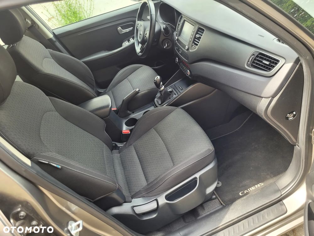 Kia Carens 1.6 GDI ISG Vision - 14