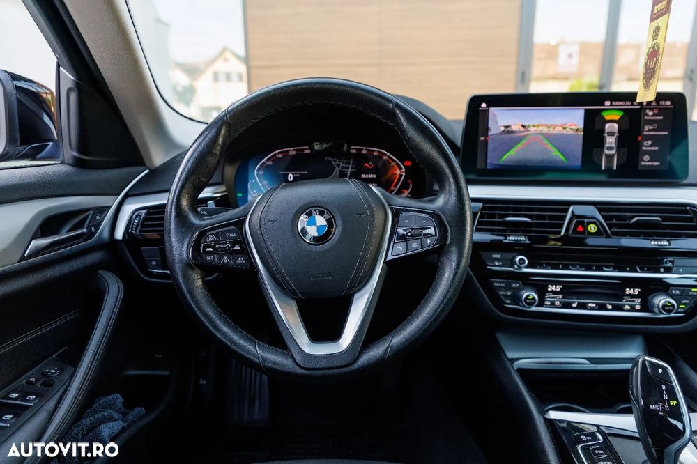 BMW Seria 5 530d AT MHEV - 10