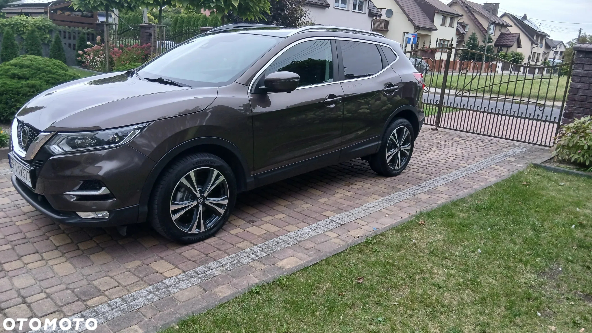 Nissan Qashqai 1.3 DIG-T N-Connecta EU6d - 8