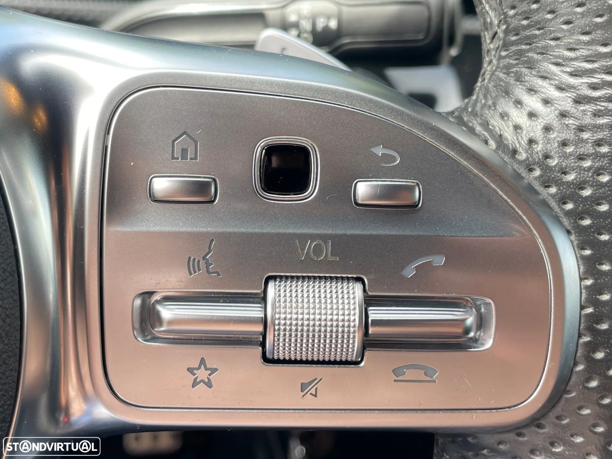 Mercedes-Benz A 250 e 8G-DCT AMG Line - 32