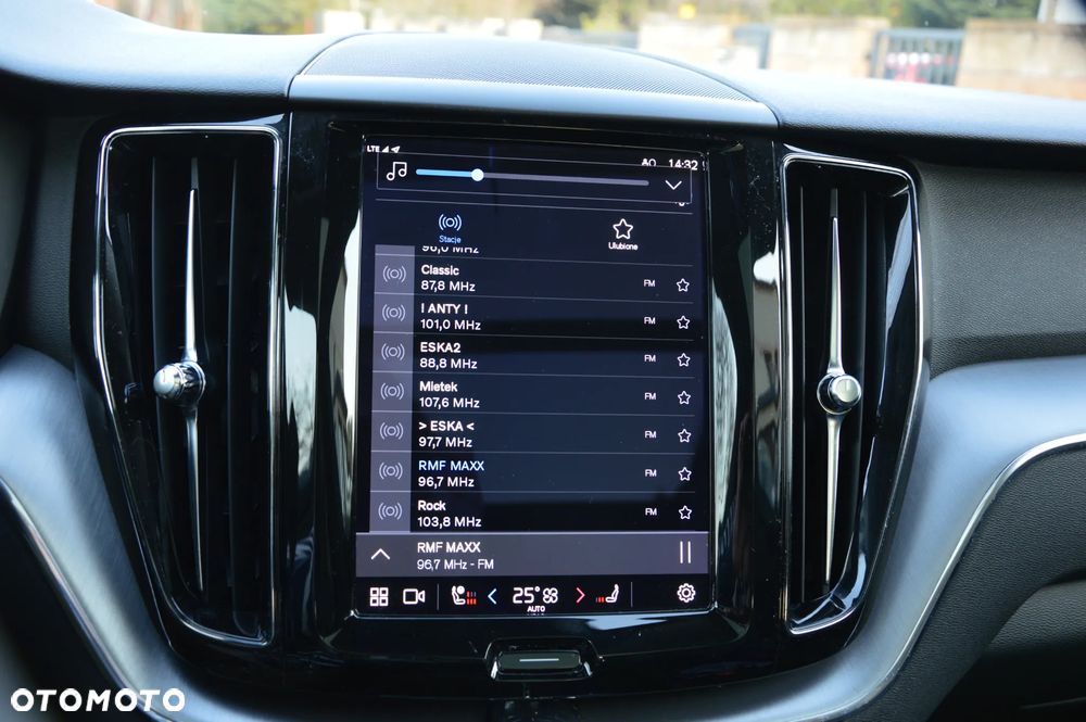 Volvo XC 60 B5 B Geartronic Momentum Pro - 24