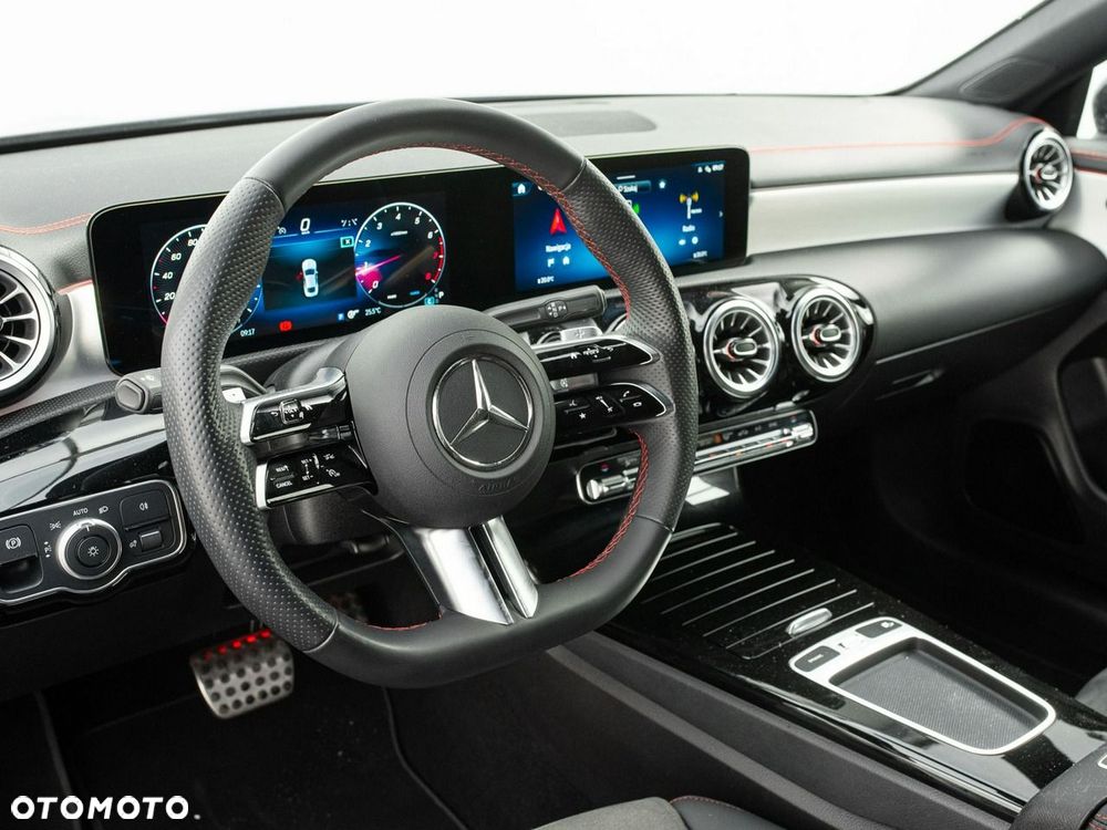 Mercedes-Benz CLA 200 mHEV AMG Line 7G-DCT - 7