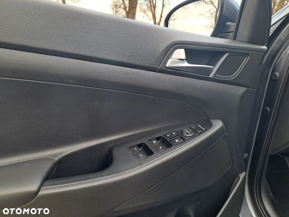 Hyundai Tucson 1.7 CRDI BlueDrive Style 2WD - 16