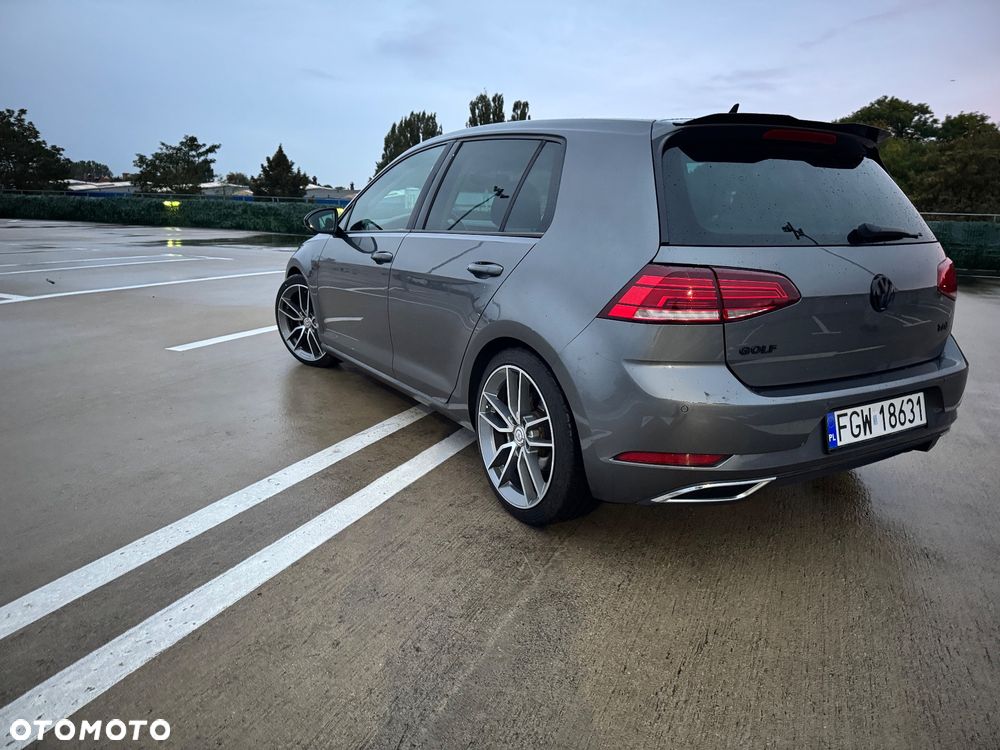 Volkswagen Golf - 10