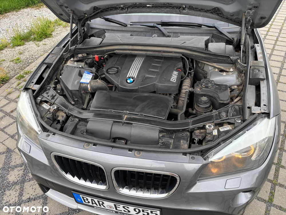 BMW X1 sDrive18d xLine - 32