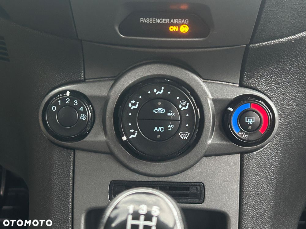 Ford Fiesta - 28
