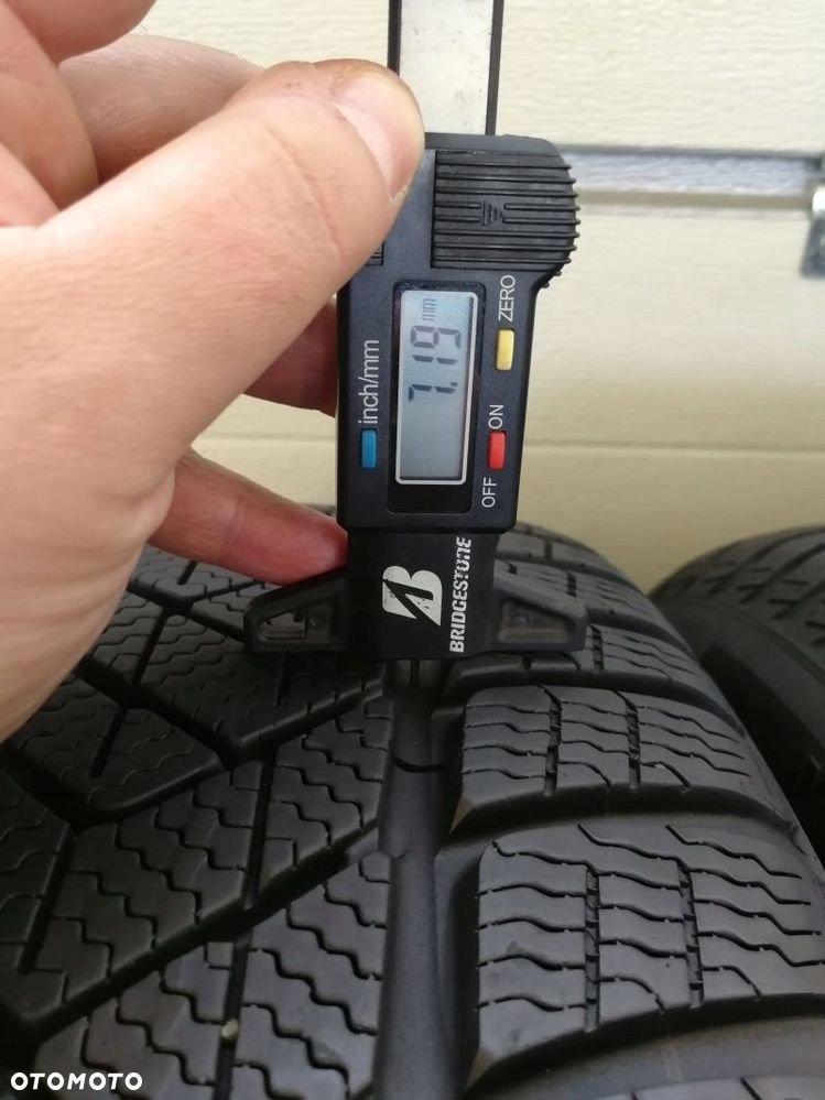 Opony zimowe 225/55 R 17 Pirelli Winter Sottozero 3 - 2