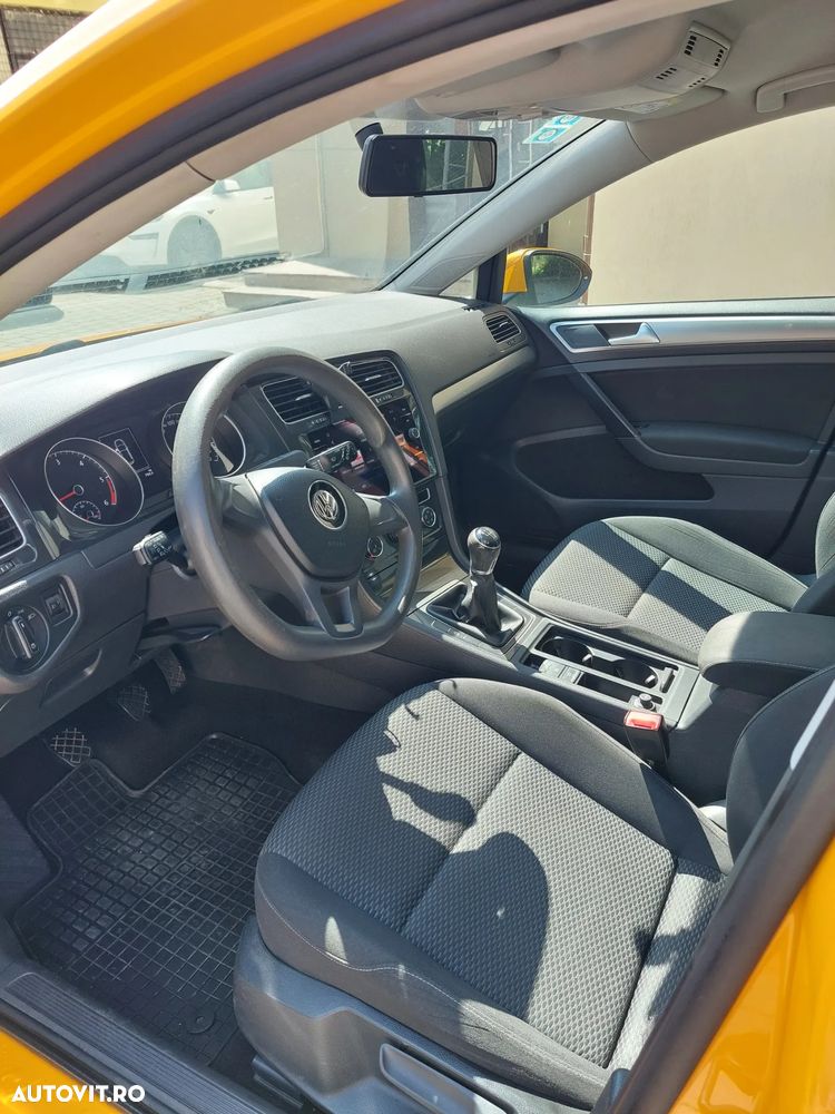 Volkswagen Golf 1.6 TDI Comfortline - 8