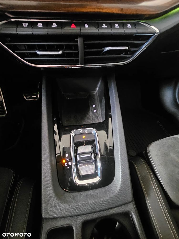 Skoda Octavia 2.0 TDI 4x4 Scout DSG - 35