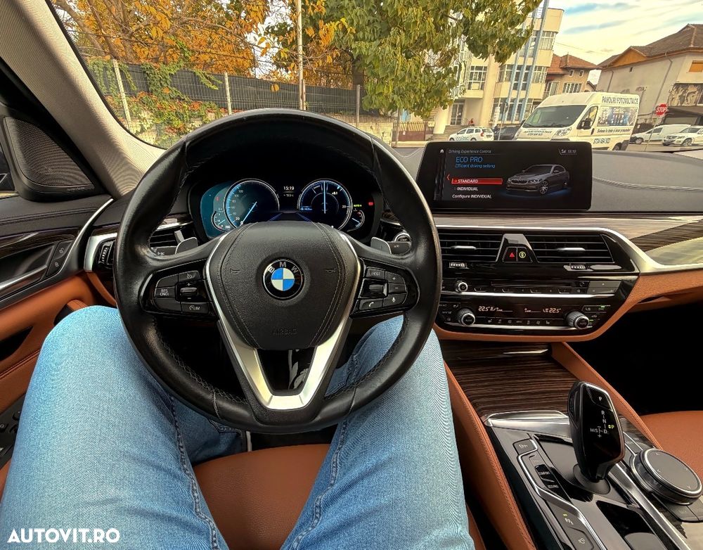 BMW Seria 5 520d xDrive AT - 10