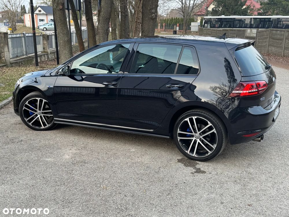 Volkswagen Golf - 14