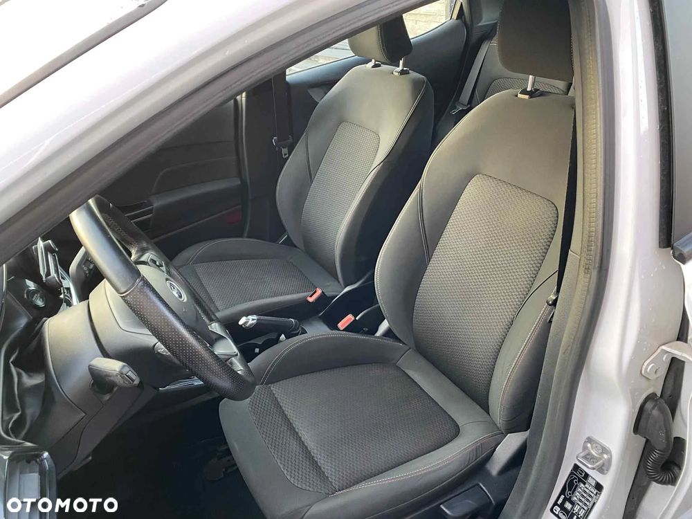 Ford Fiesta 1.5 TDCi S&S ST-LINE - 9