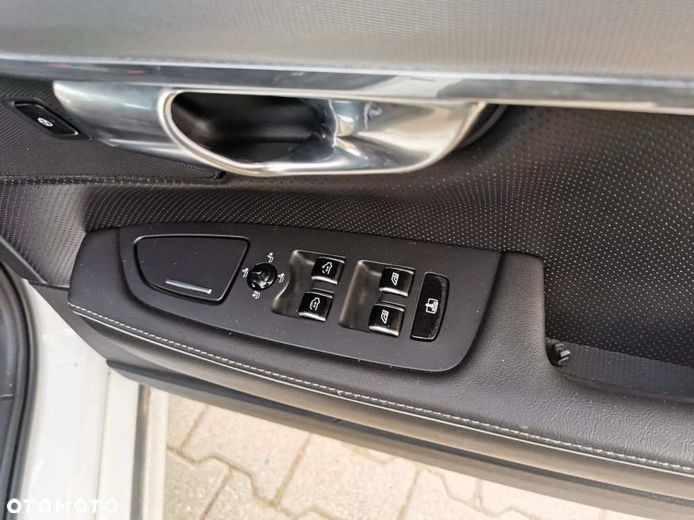 Volvo S90 T6 AWD R-Design - 19