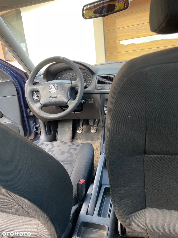 Volkswagen Golf 1.9 TDI Comfortline - 26