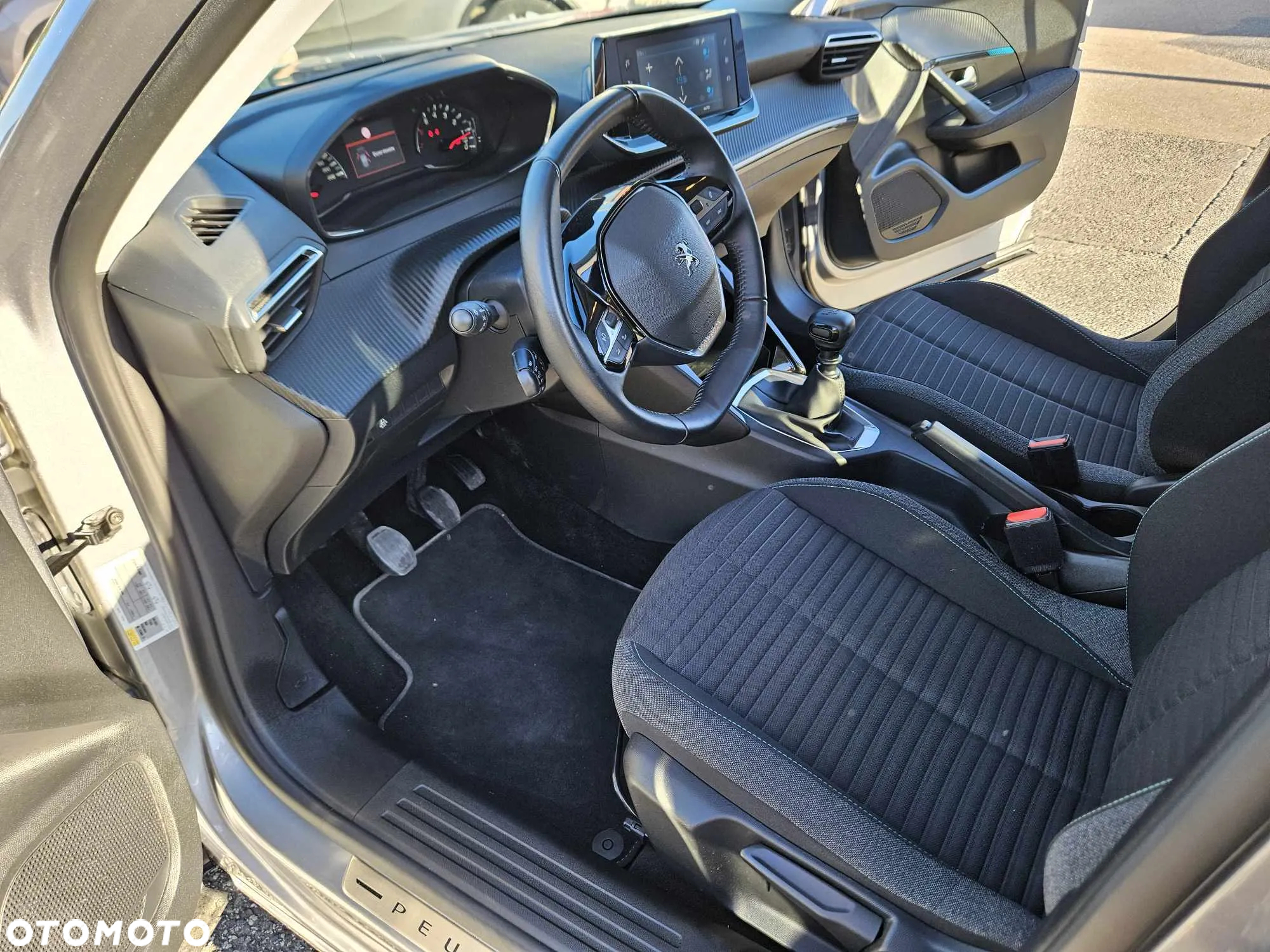 Peugeot 2008 - 13