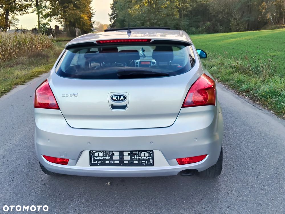 Kia Ceed - 9