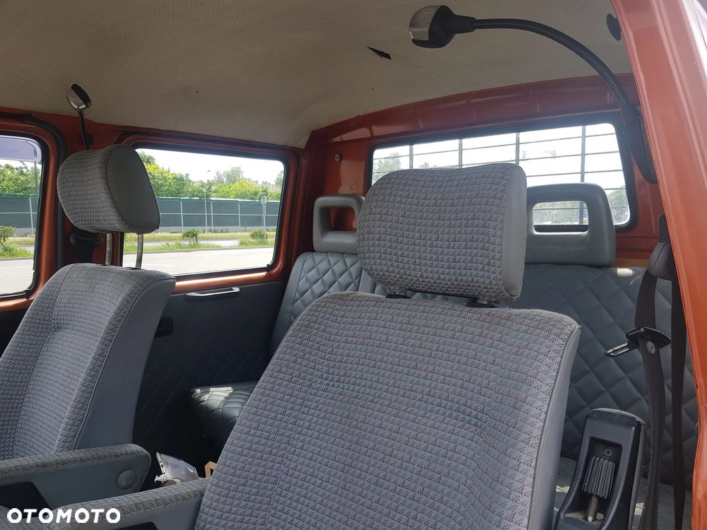 Volkswagen Transporter - 11