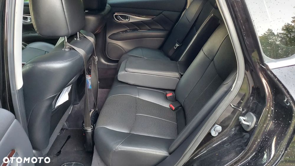 Infiniti Q70 2.2d Executive - 16