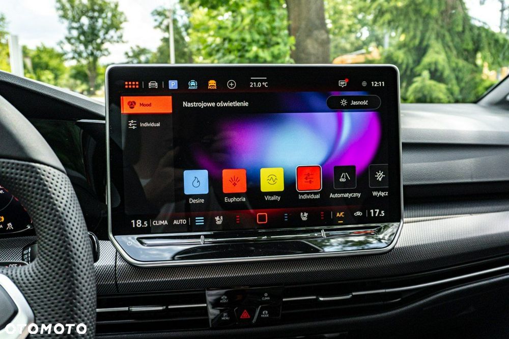 Volkswagen Golf - 36