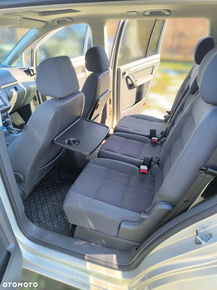 Volkswagen Touran 2.0 TDI DSG Highline - 11