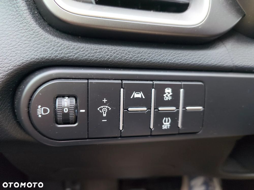 Kia Ceed 1.5 T-GDI M - 25