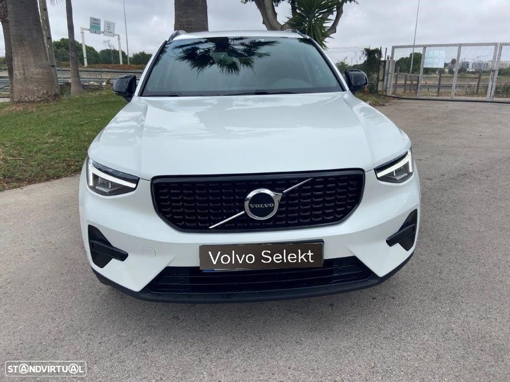 Volvo XC 40 2.0 B3 Plus Dark - 4