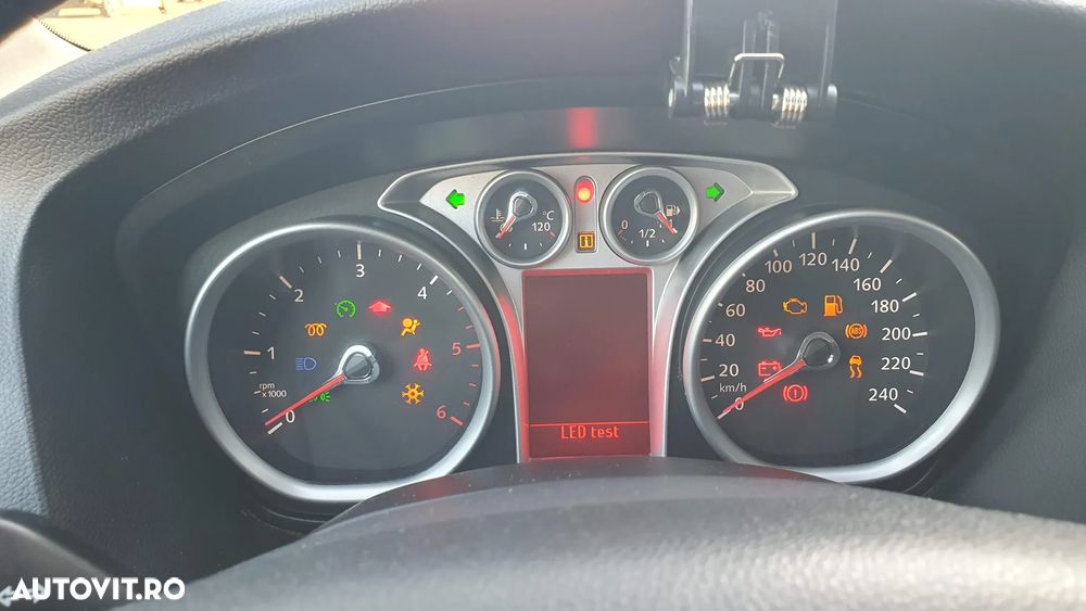 Ford Focus 1.6 TDCi DPF Trend - 9