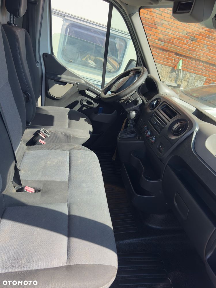 Nissan NV400 - 10