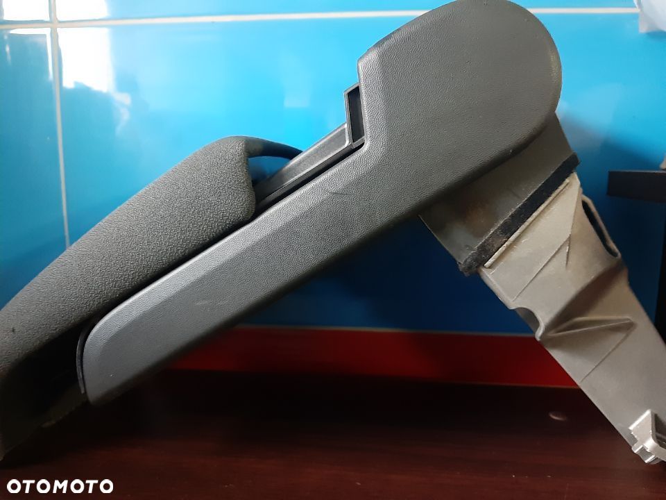 PODŁOKIETNIK PRZÓD OPEL SIGNUM LIFT - 1