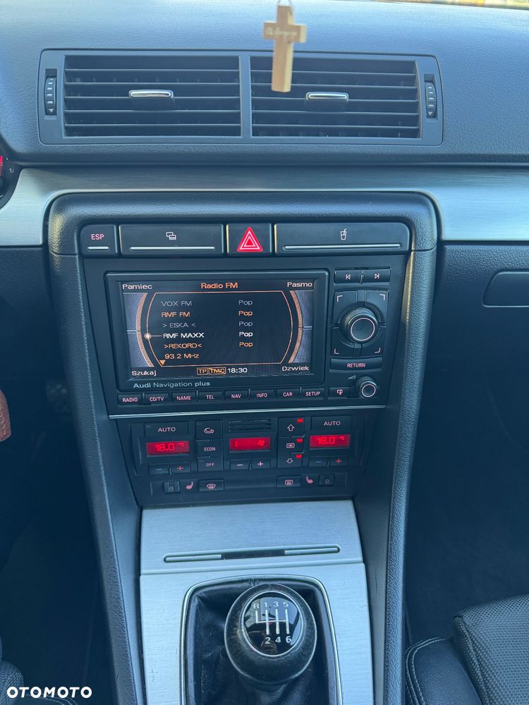 Audi A4 Limousine - 14