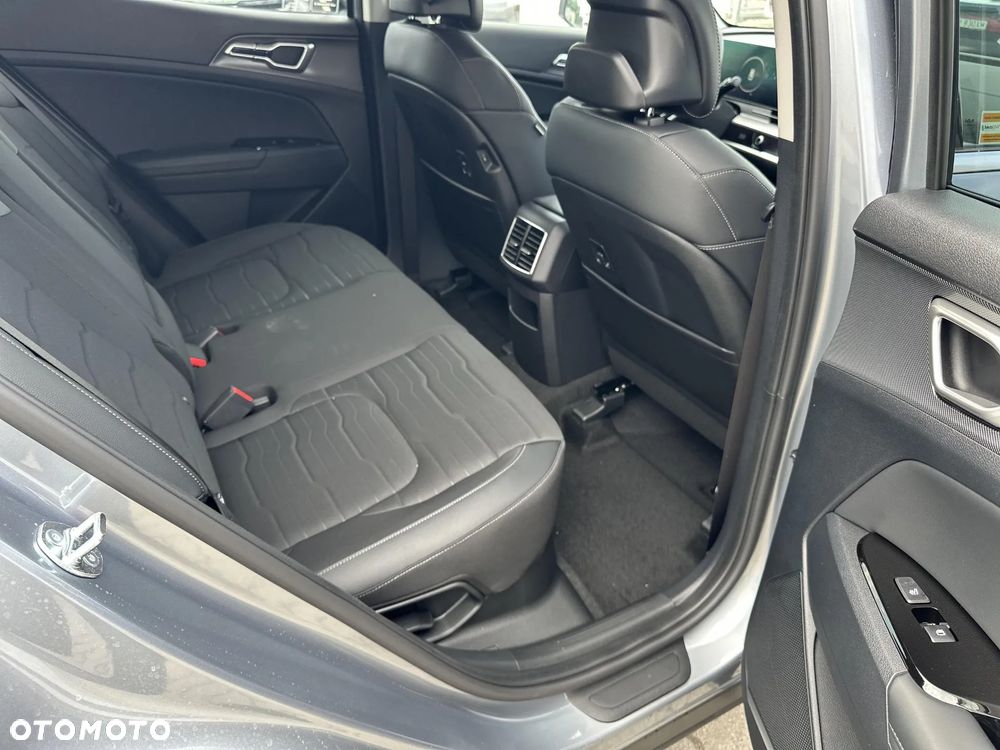 Kia Sportage 1.6 T-GDI HEV Business Line 2WD - 16