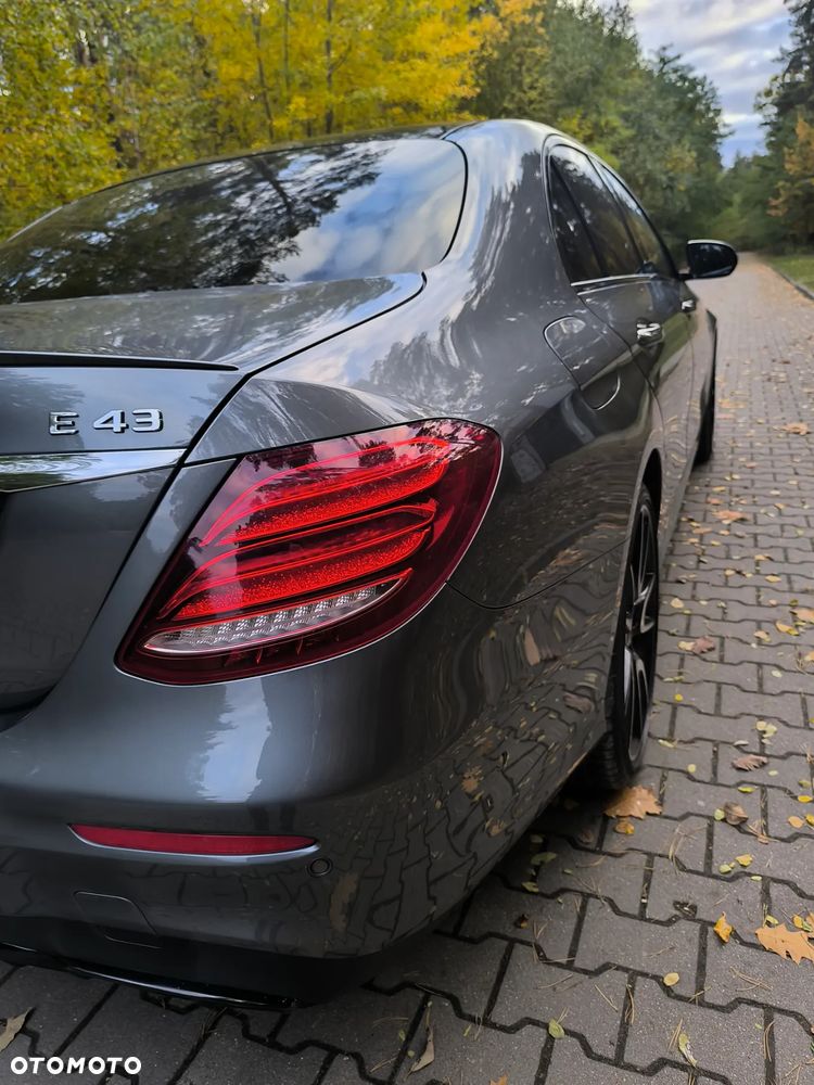 Mercedes-Benz Klasa E 43 AMG 4-Matic - 17