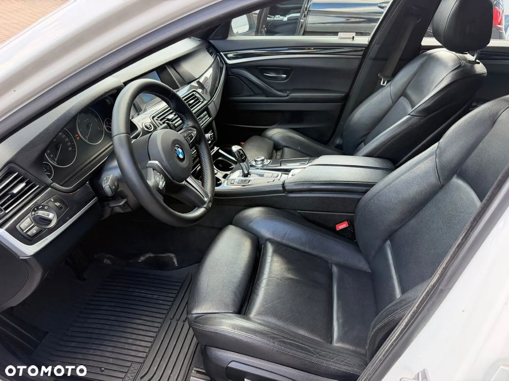 BMW Seria 5 520d M Sport Edition - 4