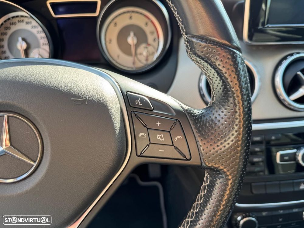 Mercedes-Benz GLA 180 d Urban - 12
