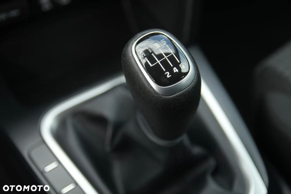 Kia Ceed - 31