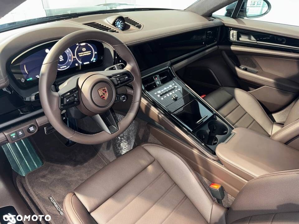 Porsche Panamera - 12